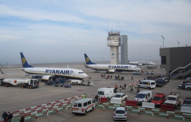 Aviones Ryanair Aeropuerto Girona