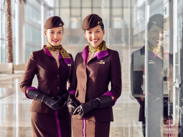 Etihad Airways Tripulante Cabina Pasajeros TCP uniforme crew