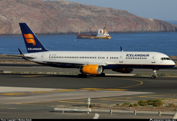 Icelandair Boeing 757-200