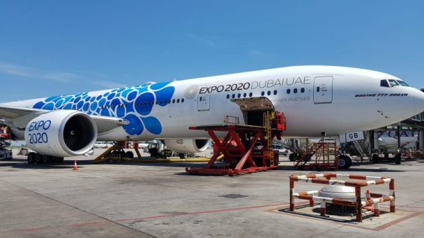 Boeing 777-300ER en el Aeropuerto de Josep Tarradellas Barcelona - El Prat 