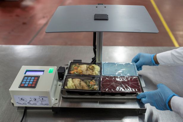 Etihad preparación menú vuelo