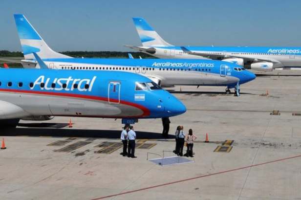 Aviones de Aerolíneas Argentinas y Austral juntos