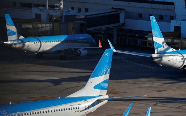Aviones de Aerolineas Argentinas en el Aeroparque de Buenos Aires